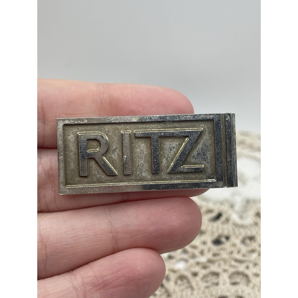 CHARLES OF THE RITZ Vintage Brooch